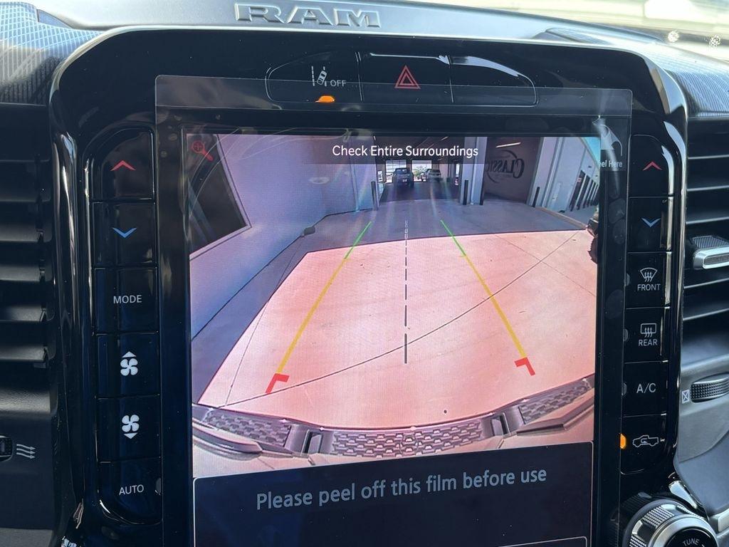 RAM 1500 Big Horn Crew Cab SWB 4WD 2026