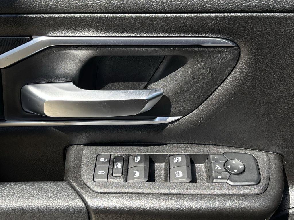 RAM 1500 Big Horn Crew Cab SWB 4WD 2026