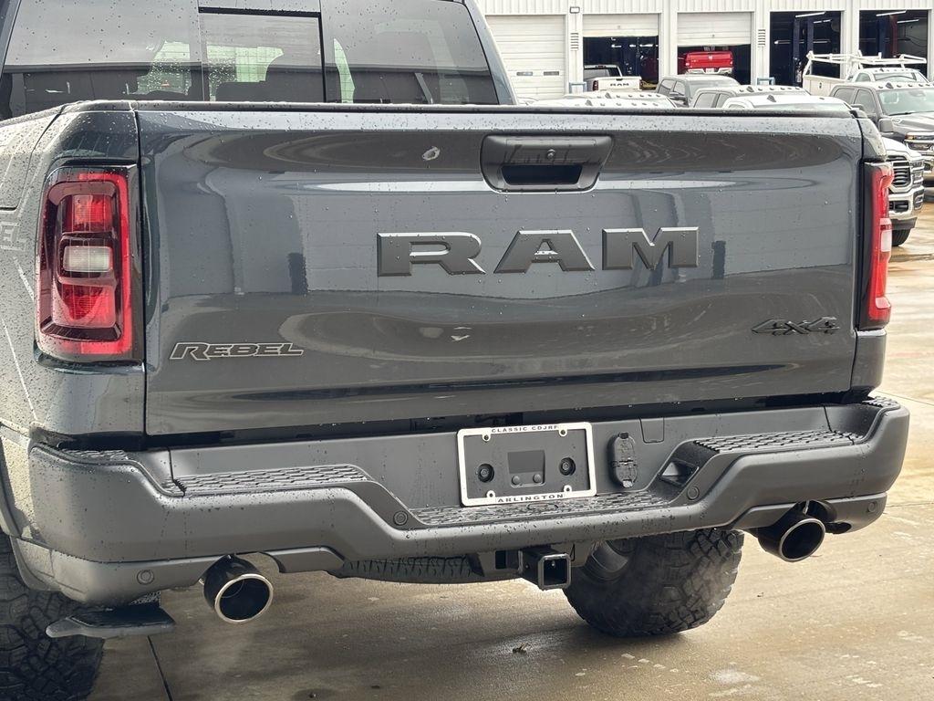 RAM 1500 Rebel Crew Cab SB 4WD 2026