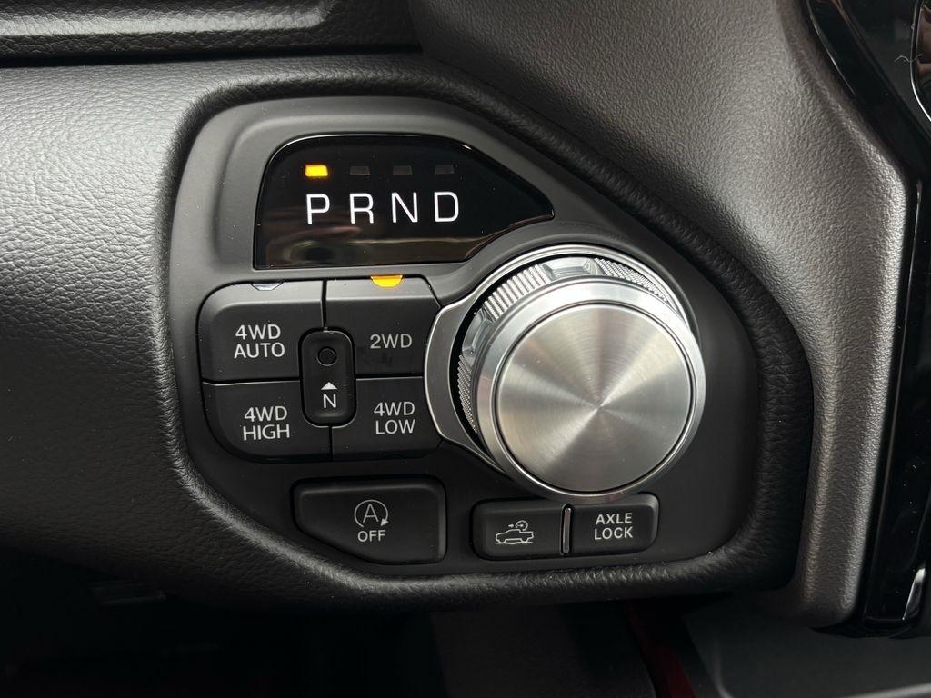 RAM 1500 Rebel Crew Cab SB 4WD 2026