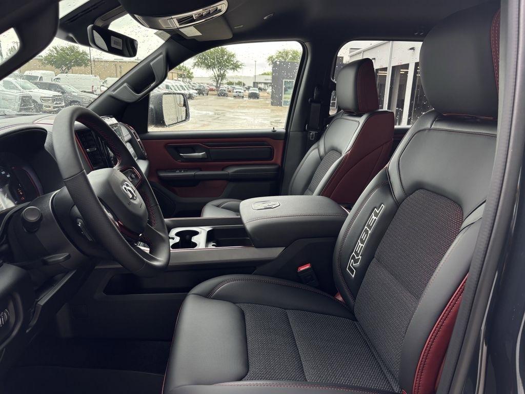 RAM 1500 Rebel Crew Cab SB 4WD 2026