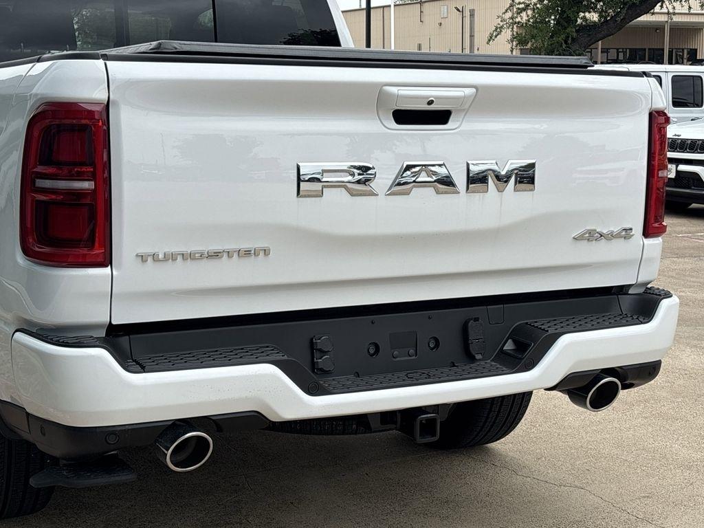 RAM 1500 Longhorn Crew Cab SWB 4WD 2026
