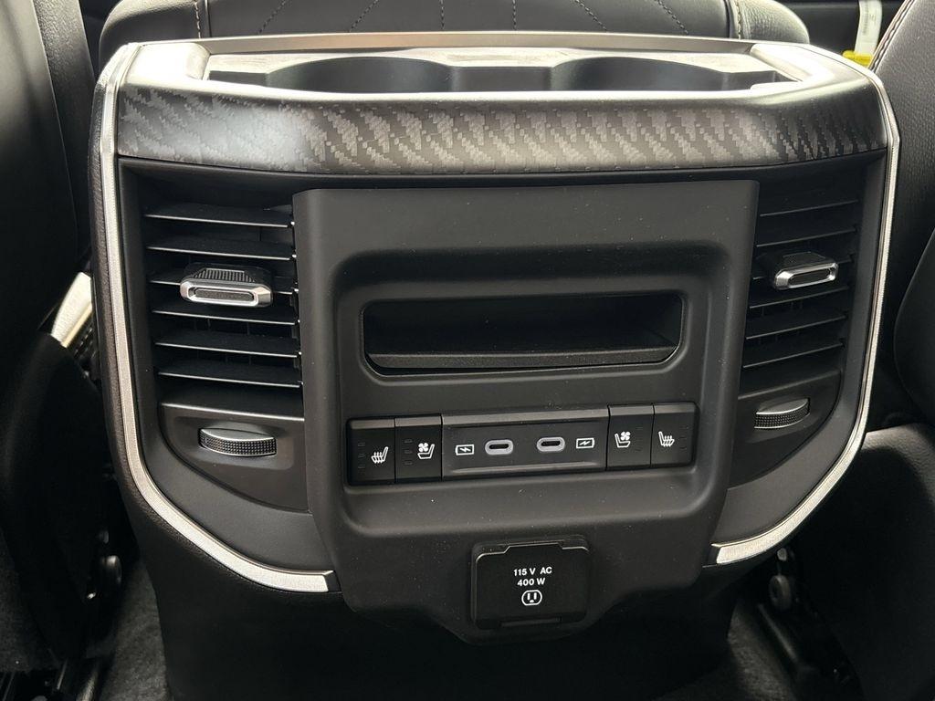 RAM 1500 Longhorn Crew Cab SWB 4WD 2026
