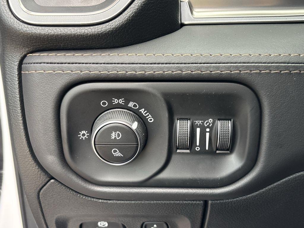 RAM 1500 Longhorn Crew Cab SWB 4WD 2026