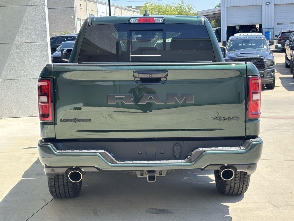 RAM 1500 Big Horn Crew Cab SWB 4WD 2026