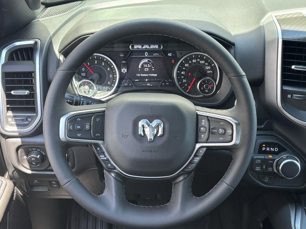 RAM 1500 Big Horn Crew Cab SWB 4WD 2026