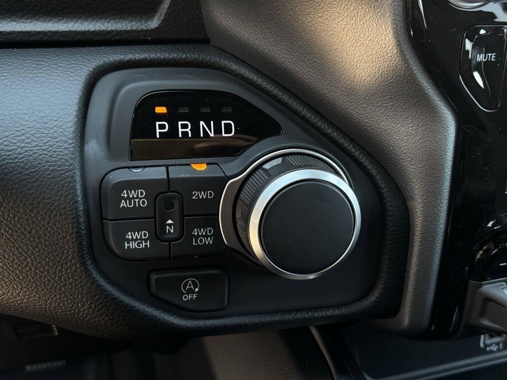 RAM 1500 Big Horn Crew Cab SWB 4WD 2026
