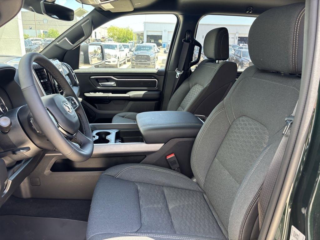 RAM 1500 Big Horn Crew Cab SWB 4WD 2026