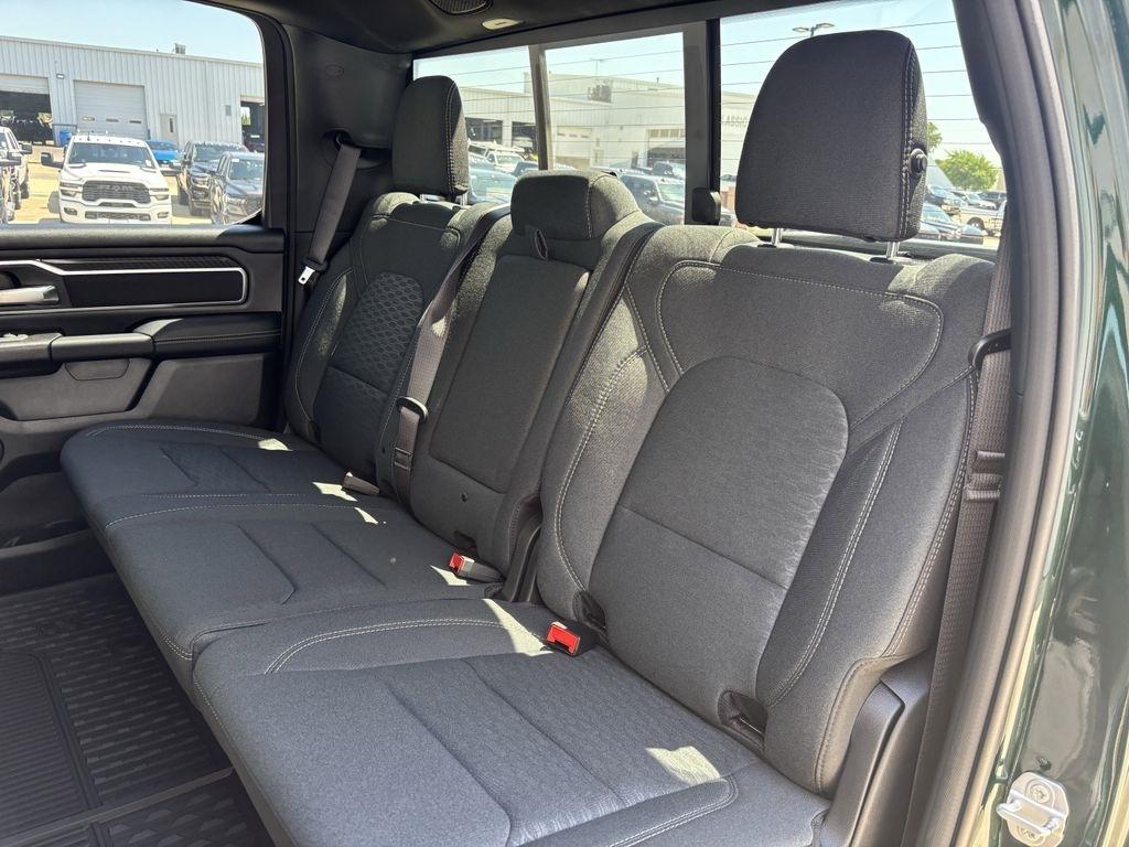 RAM 1500 Big Horn Crew Cab SWB 4WD 2026