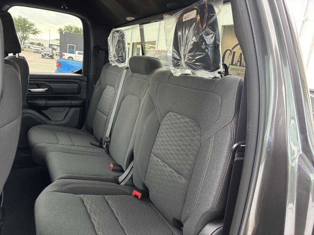 RAM 1500 Tradesman Quad Cab 2WD 2026