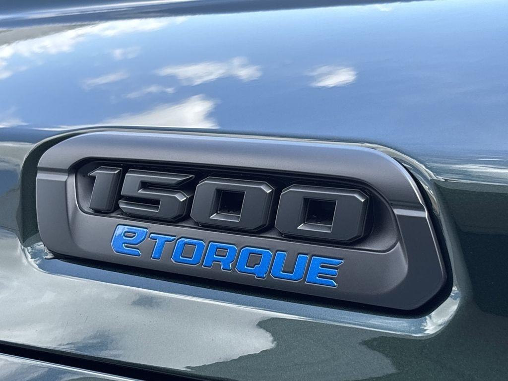 RAM 1500 Tradesman Crew Cab SWB 4WD 2026