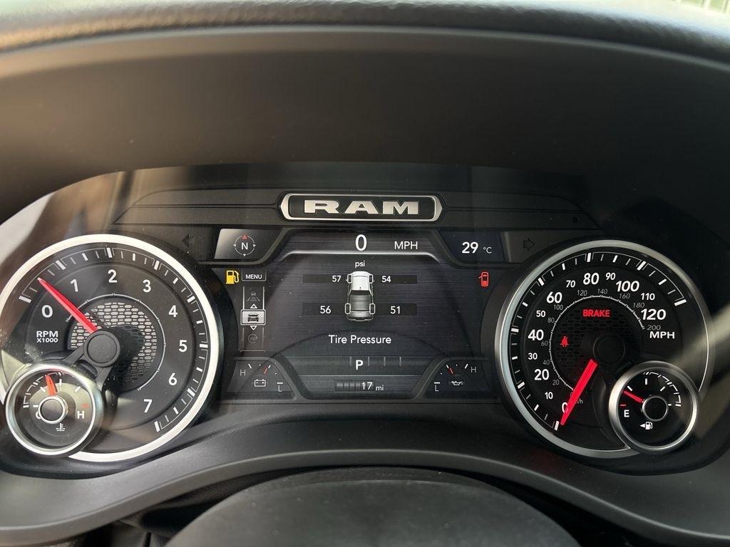 RAM 1500 Tradesman Crew Cab SWB 4WD 2026