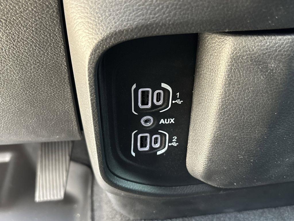 RAM 1500 Tradesman Crew Cab SWB 4WD 2026