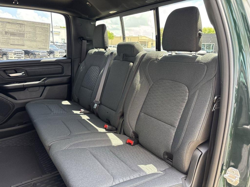 RAM 1500 Tradesman Crew Cab SWB 4WD 2026