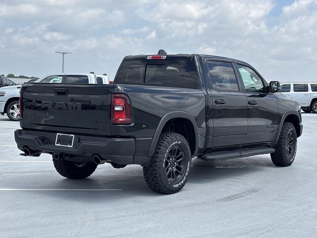 RAM 1500 Rebel Crew Cab SB 4WD 2026