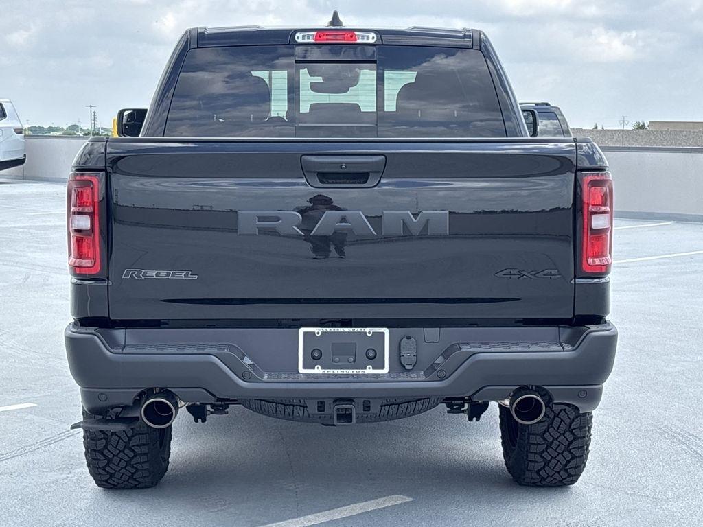 RAM 1500 Rebel Crew Cab SB 4WD 2026