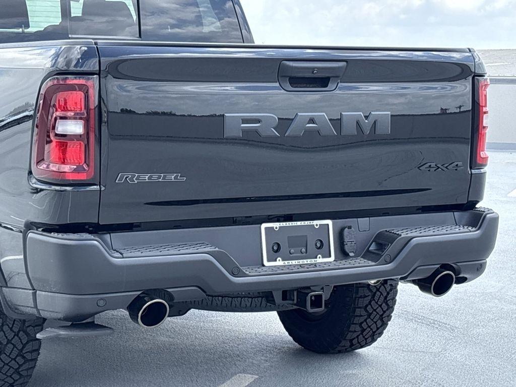 RAM 1500 Rebel Crew Cab SB 4WD 2026