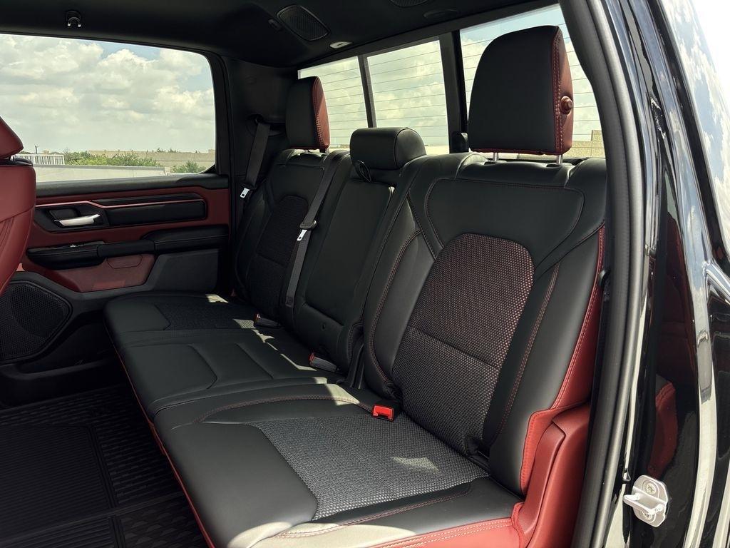 RAM 1500 Rebel Crew Cab SB 4WD 2026