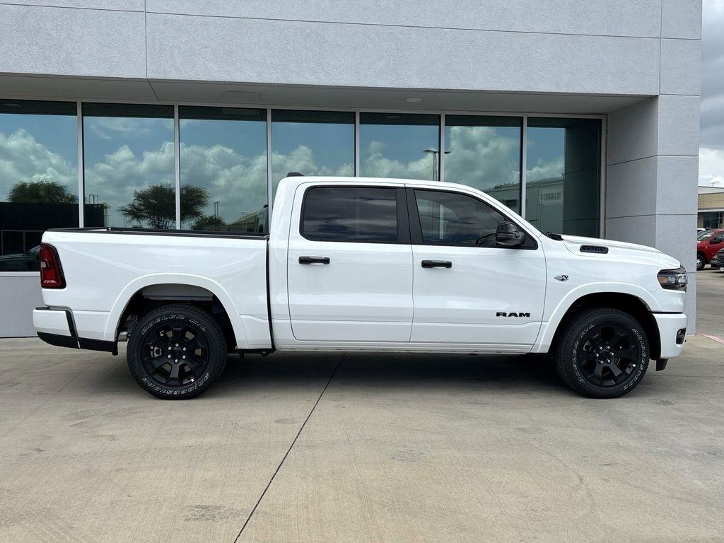 RAM 1500 Big Horn Crew Cab SWB 4WD 2026