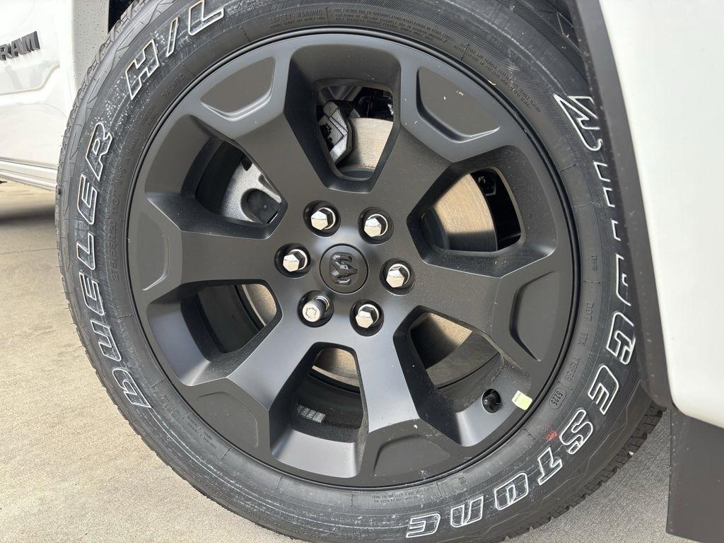 RAM 1500 Big Horn Crew Cab SWB 4WD 2026