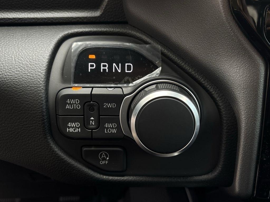 RAM 1500 Big Horn Crew Cab SWB 4WD 2026