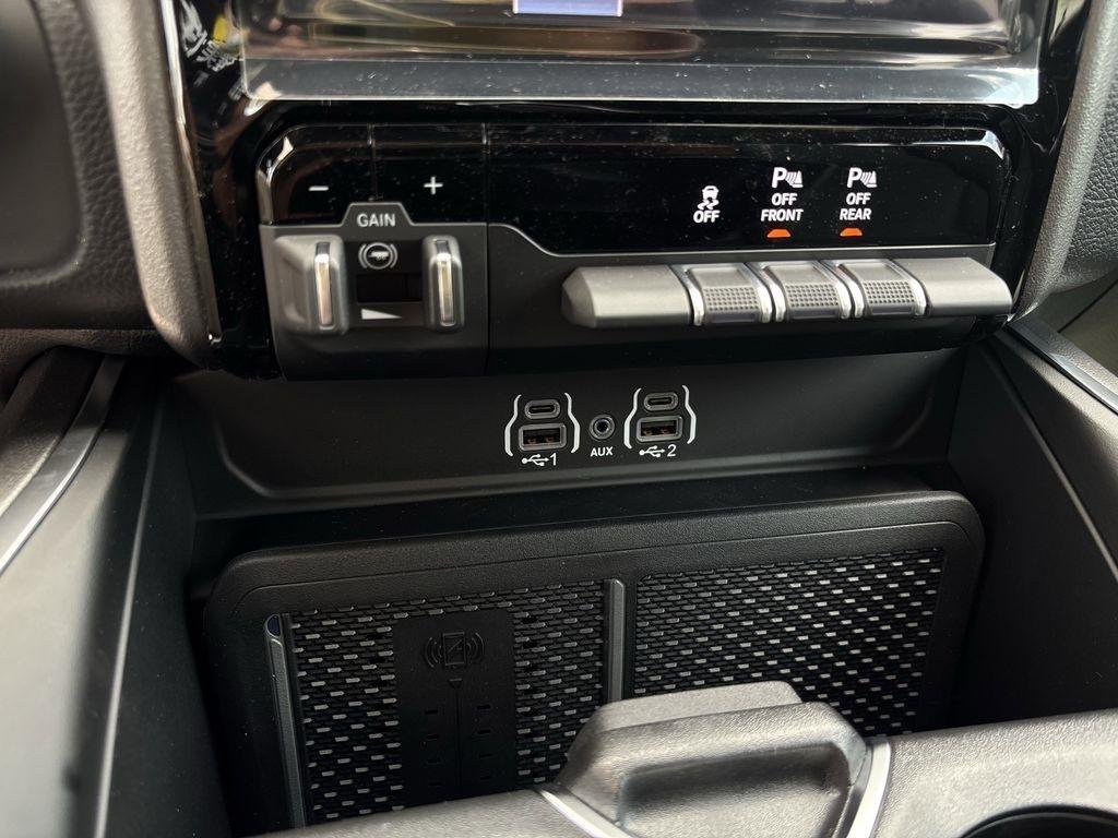 RAM 1500 Big Horn Crew Cab SWB 4WD 2026
