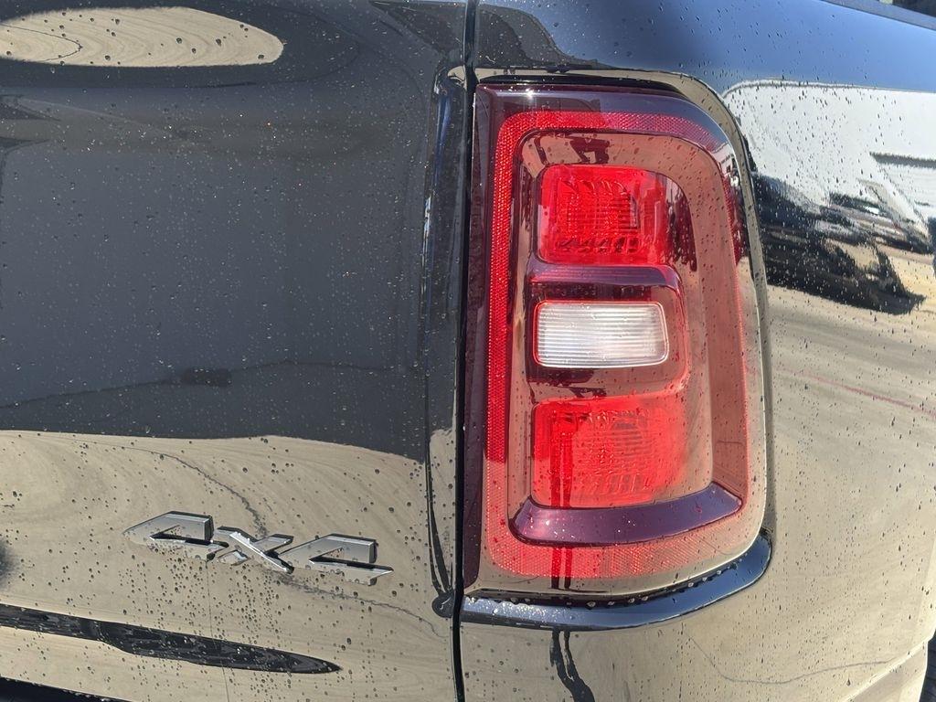 RAM 1500 Tradesman Quad Cab 4WD 2026