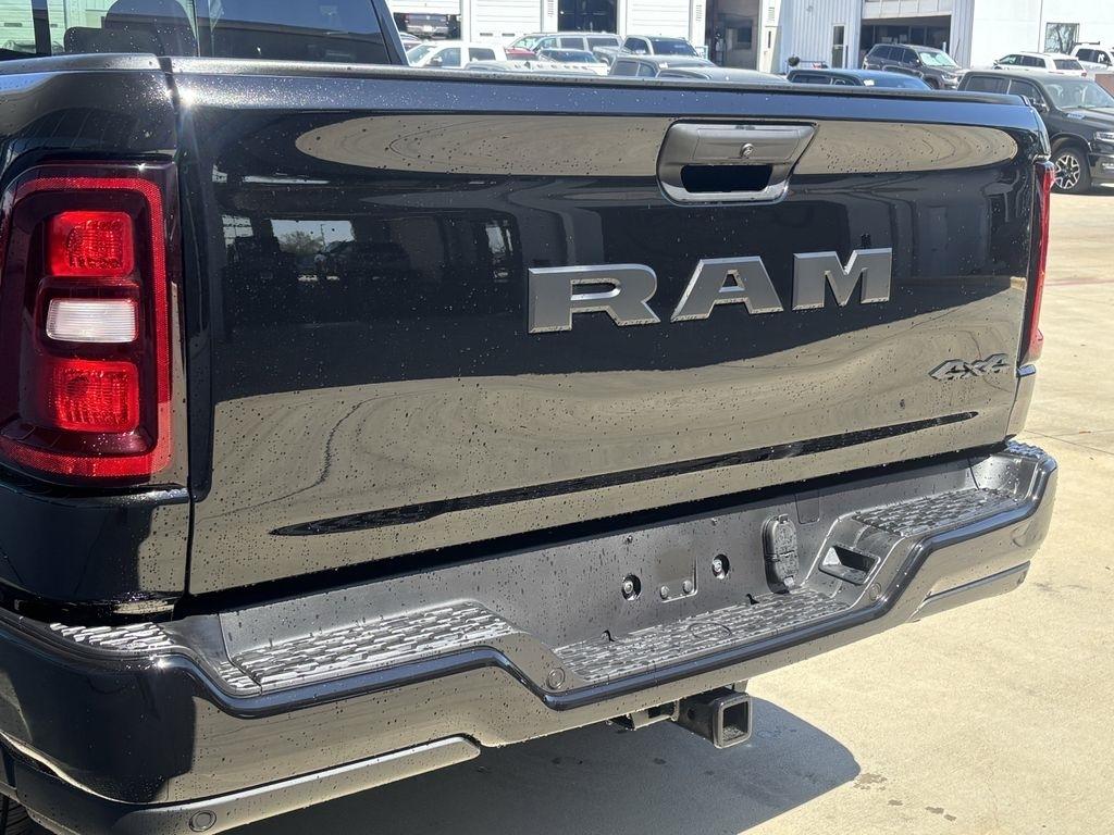 RAM 1500 Tradesman Quad Cab 4WD 2026