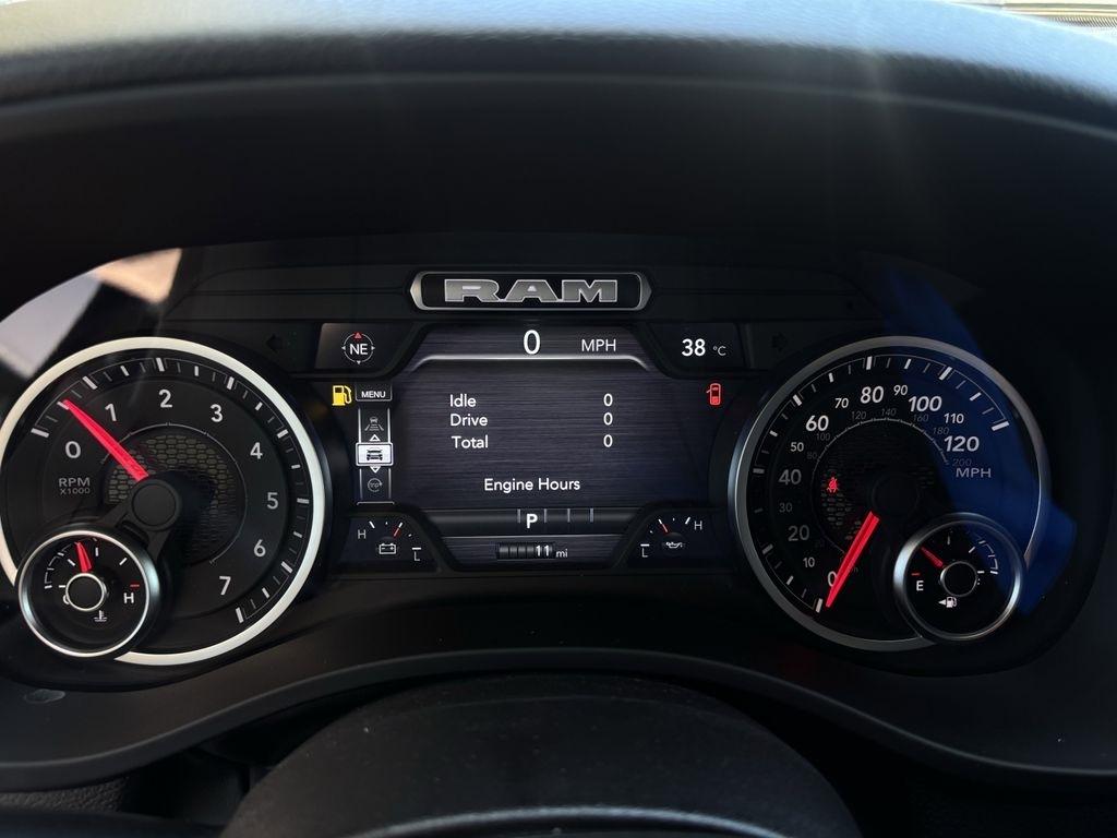 RAM 1500 Tradesman Quad Cab 4WD 2026