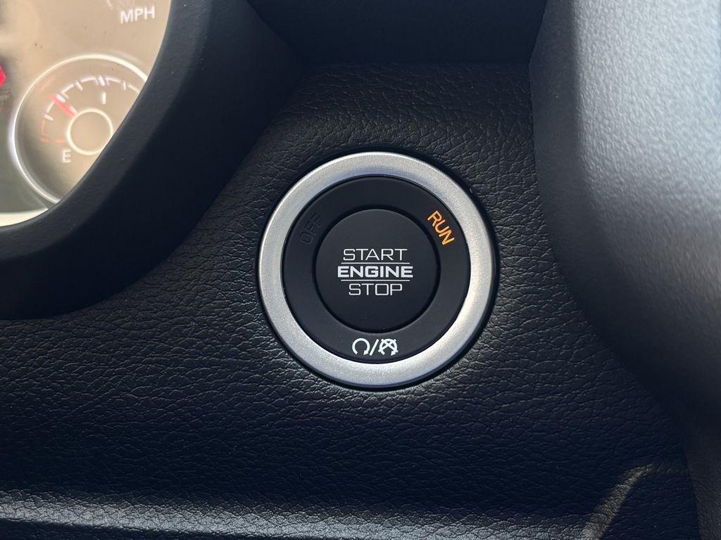 RAM 1500 Tradesman Quad Cab 4WD 2026