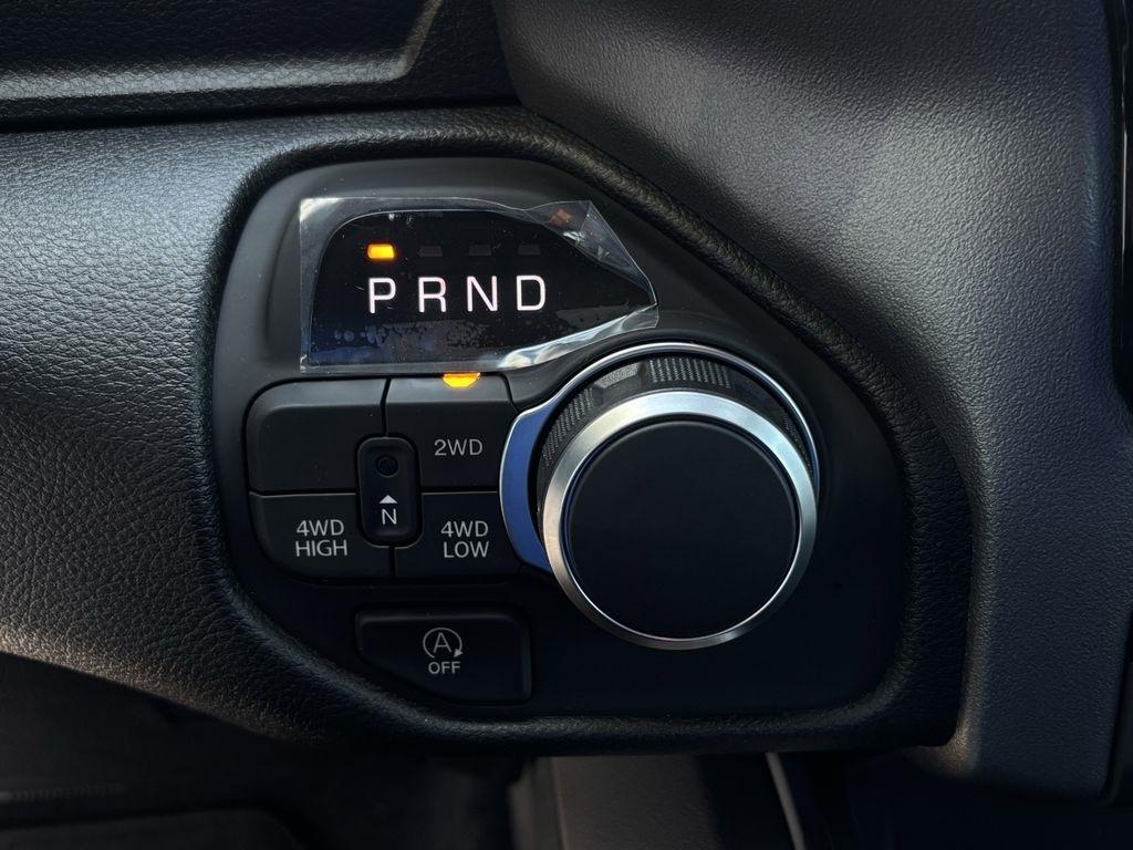 RAM 1500 Tradesman Quad Cab 4WD 2026