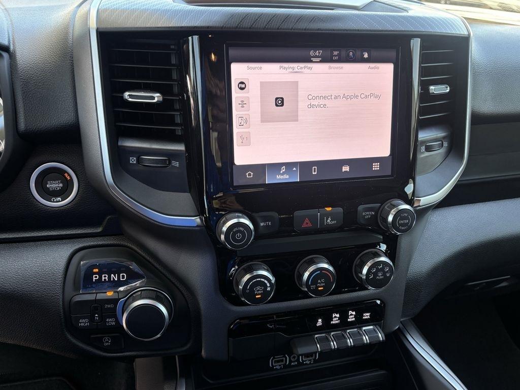 RAM 1500 Tradesman Quad Cab 4WD 2026