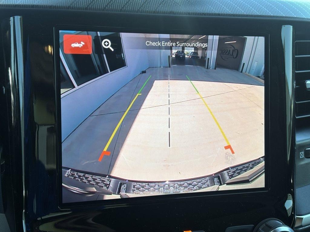 RAM 1500 Tradesman Quad Cab 4WD 2026