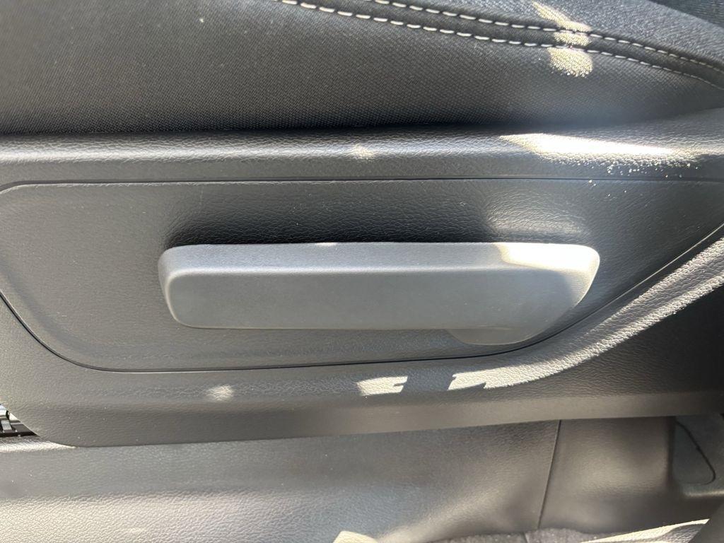 RAM 1500 Tradesman Quad Cab 4WD 2026