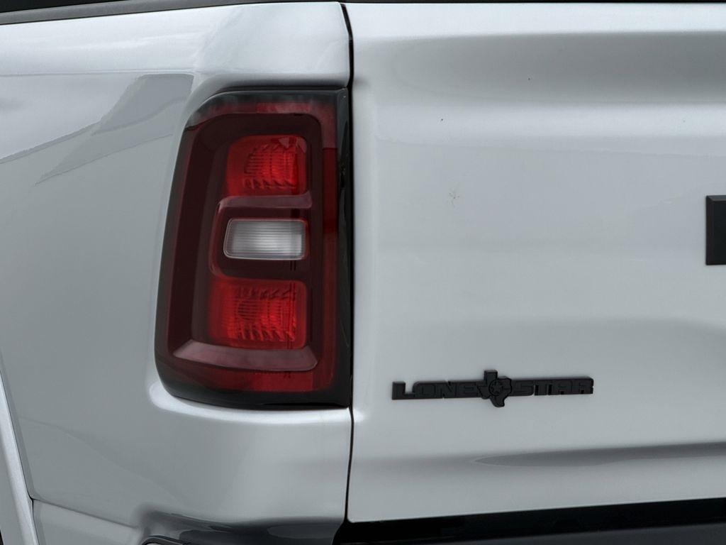 RAM 1500 Big Horn Crew Cab SWB 4WD 2026