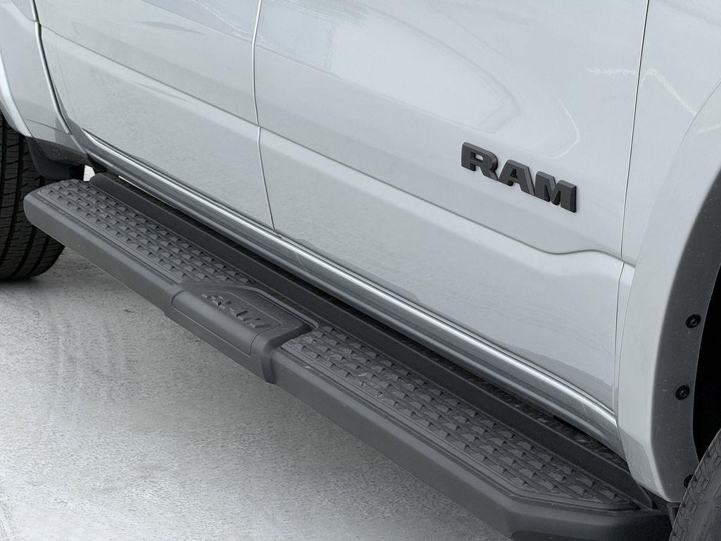 RAM 1500 Big Horn Crew Cab SWB 4WD 2026