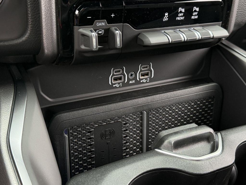 RAM 1500 Big Horn Crew Cab SWB 4WD 2026