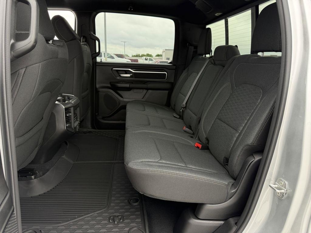 RAM 1500 Big Horn Crew Cab SWB 4WD 2026