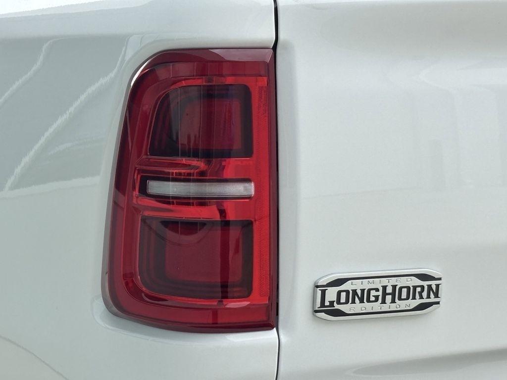 RAM 1500 Limited Crew Cab SWB 4WD 2026
