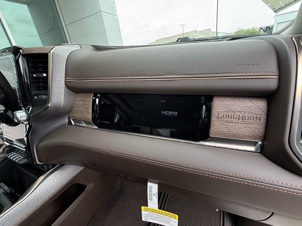 RAM 1500 Limited Crew Cab SWB 4WD 2026