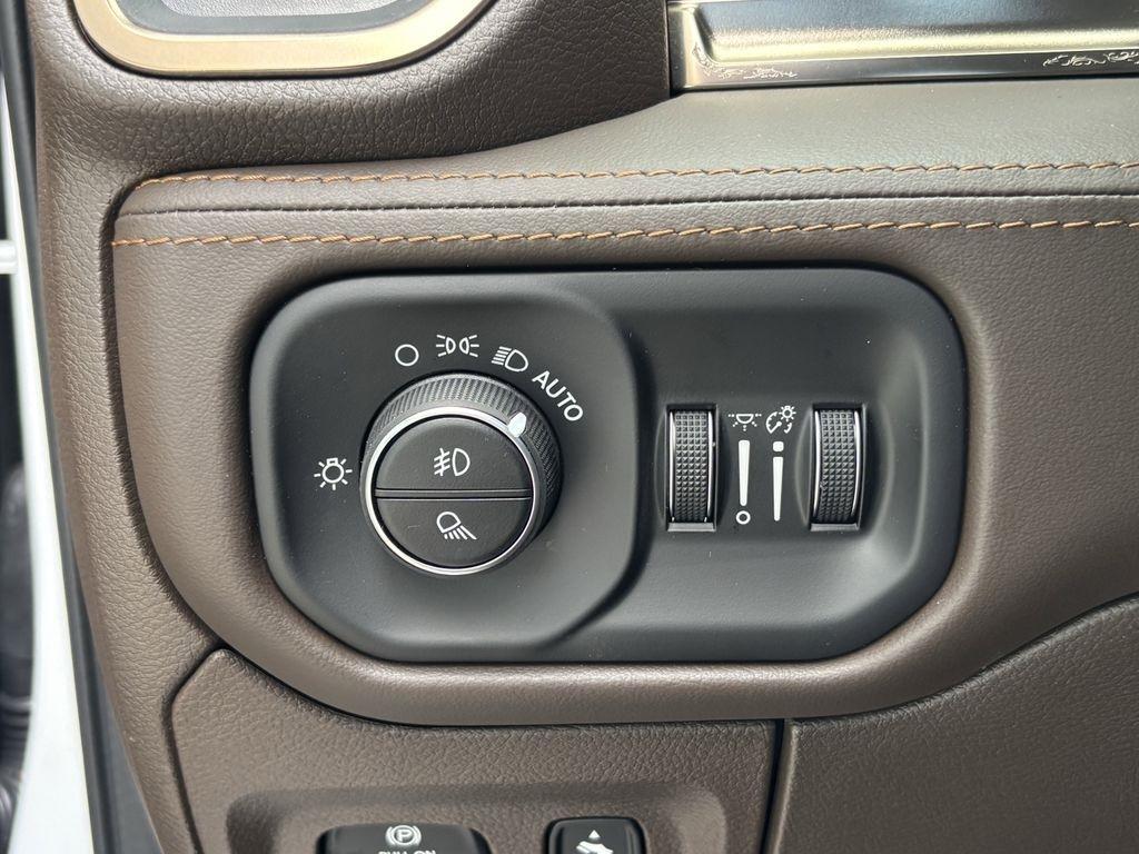 RAM 1500 Limited Crew Cab SWB 4WD 2026