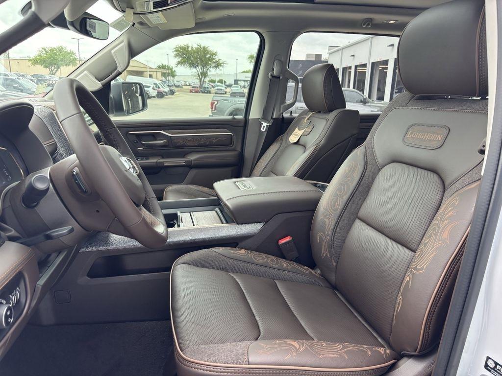 RAM 1500 Limited Crew Cab SWB 4WD 2026