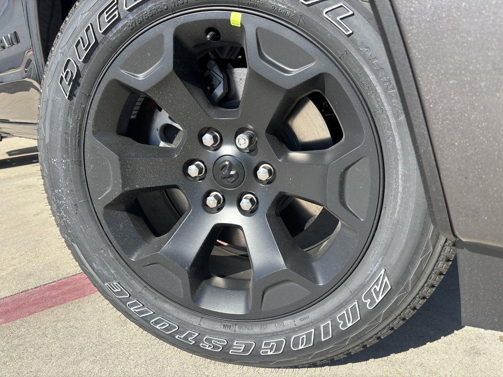 RAM 1500 Big Horn Crew Cab SWB 4WD 2026