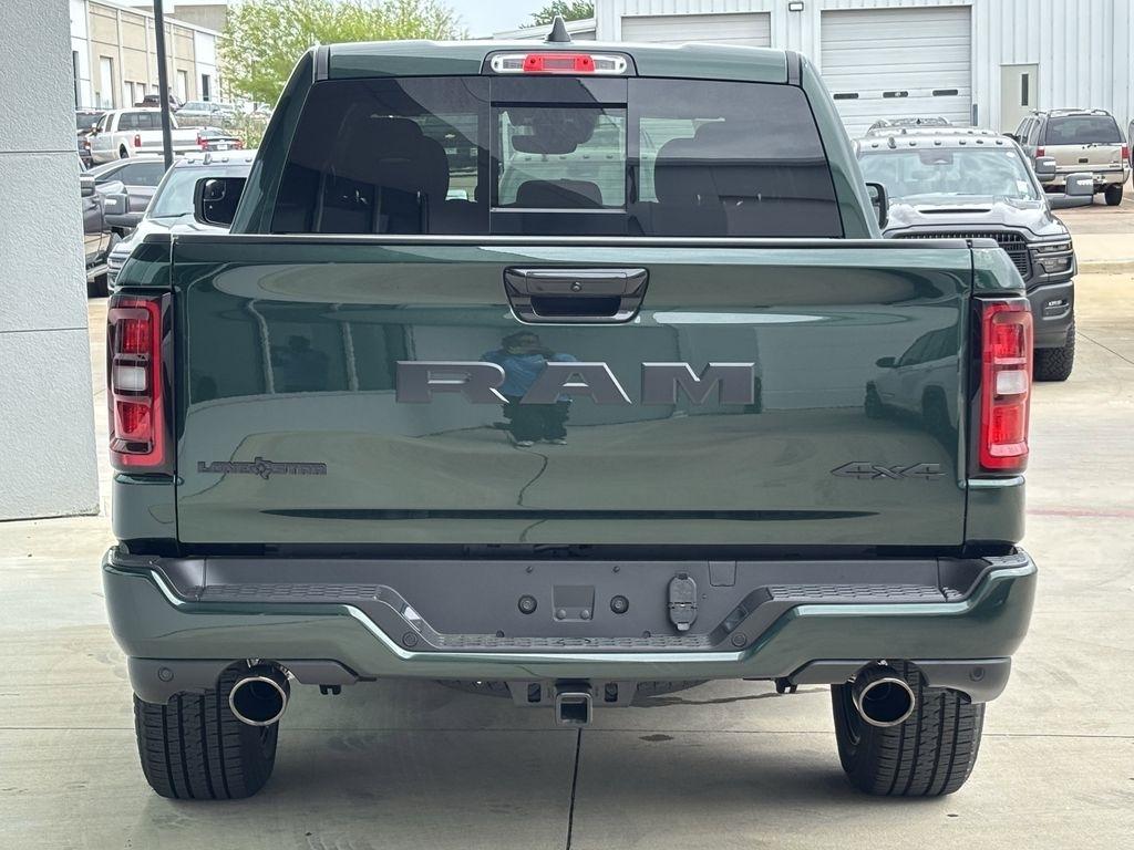 RAM 1500 Big Horn Crew Cab SWB 4WD 2026