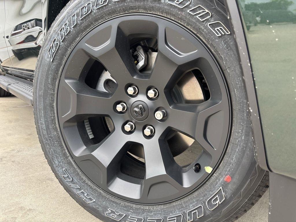 RAM 1500 Big Horn Crew Cab SWB 4WD 2026