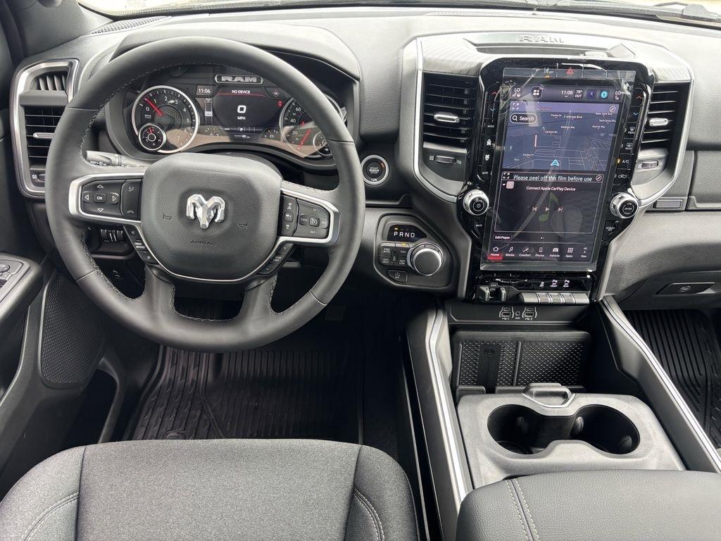 RAM 1500 Big Horn Crew Cab SWB 4WD 2026