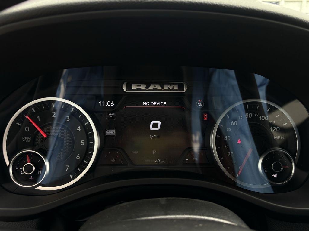 RAM 1500 Big Horn Crew Cab SWB 4WD 2026