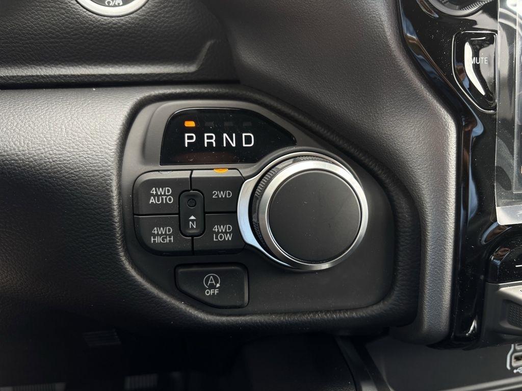 RAM 1500 Big Horn Crew Cab SWB 4WD 2026