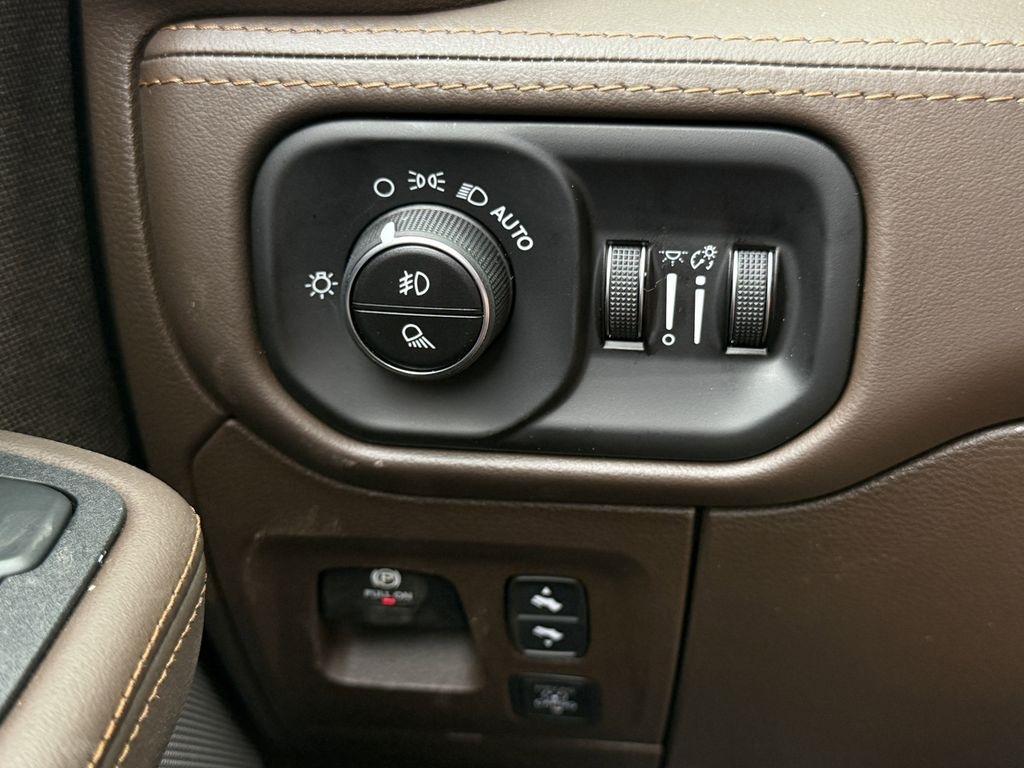 RAM 1500 Limited Crew Cab SWB 4WD 2026