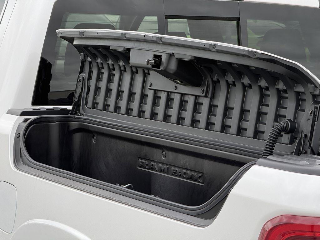 RAM 1500 Limited Crew Cab SWB 4WD 2026